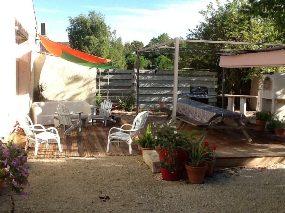 Bed and Breakfast Maison Lavande Saint-Jean-dʼAngély Exteriér fotografie