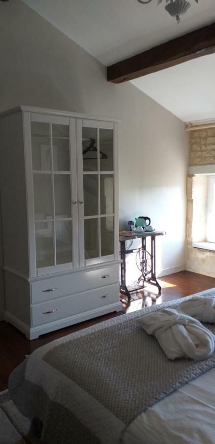 Bed and Breakfast Maison Lavande Saint-Jean-dʼAngély Exteriér fotografie